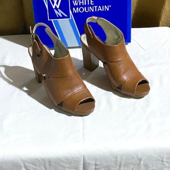 White Mountain - Women's tan heel, like new - size - Picture 1 of 3